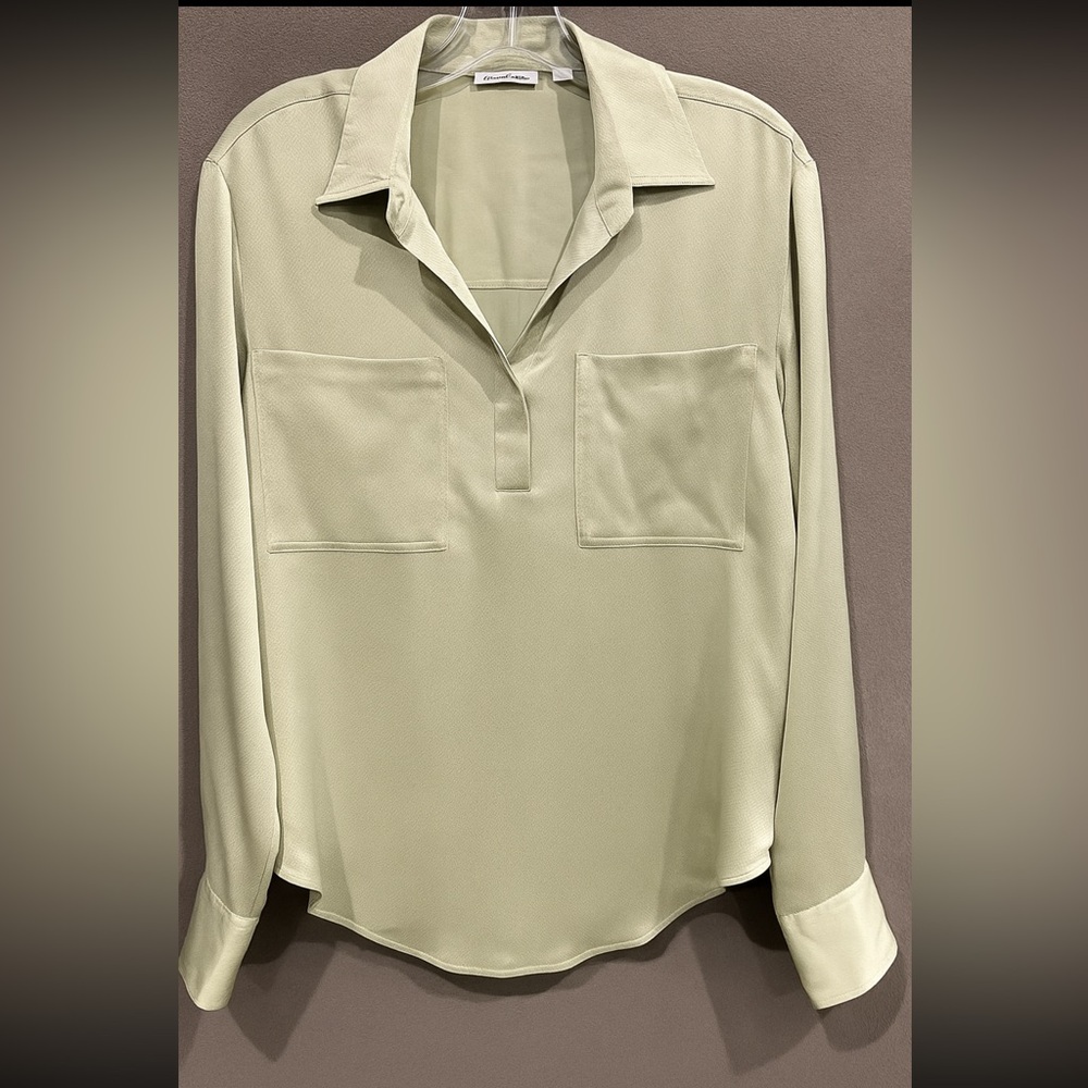 $198 Roller Rabbit Women’s Victoria Silk Blouse top Sage Green in XS